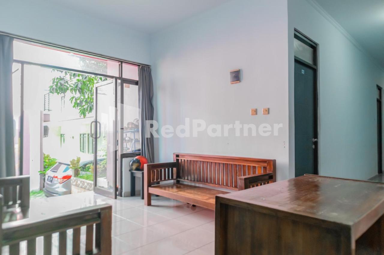Oyo 2770 Zleepy Khazri Hotel 2*